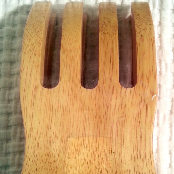 Set of 2 Wooden Bear Claws/Salad Fingers - Picture 1 of 2